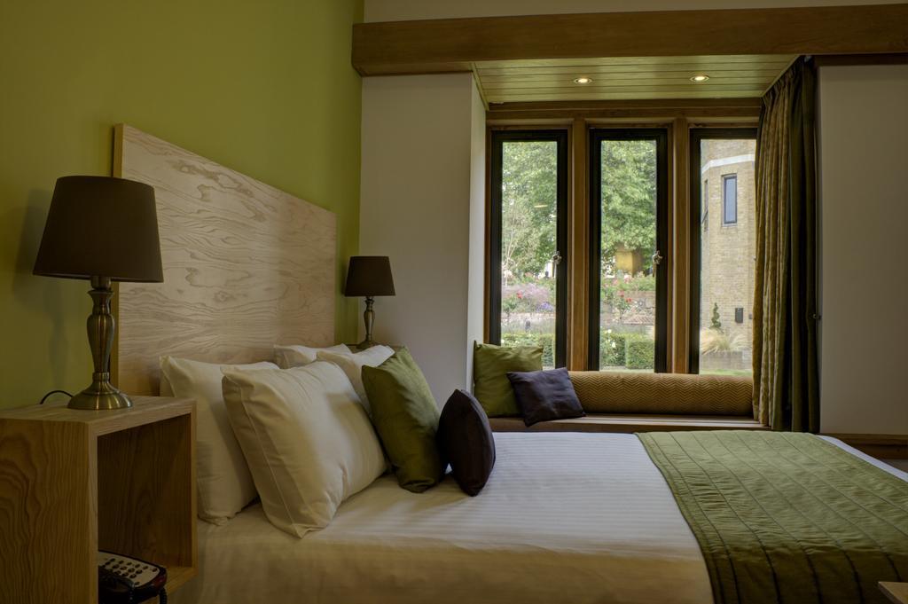 Double Room with View,363066106:JPEG