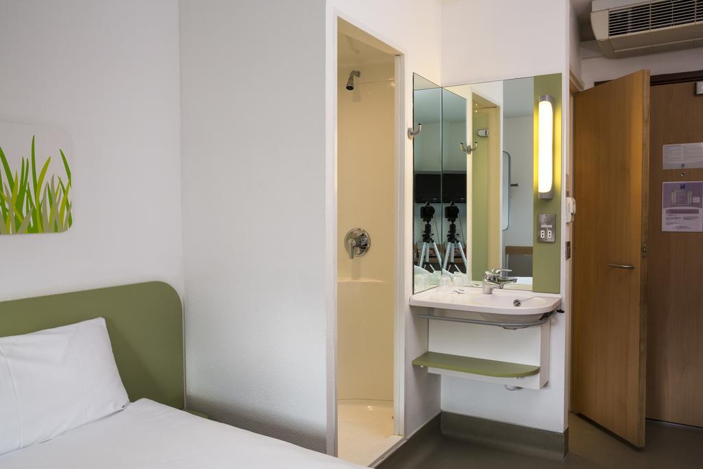 Twin Room (2 Adults)