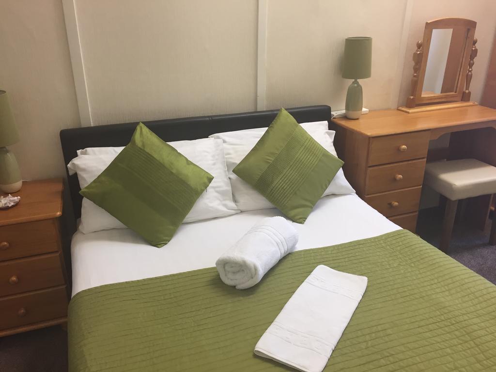 Chambre Double ou Lits Jumeaux avec Salle de Bains Privative