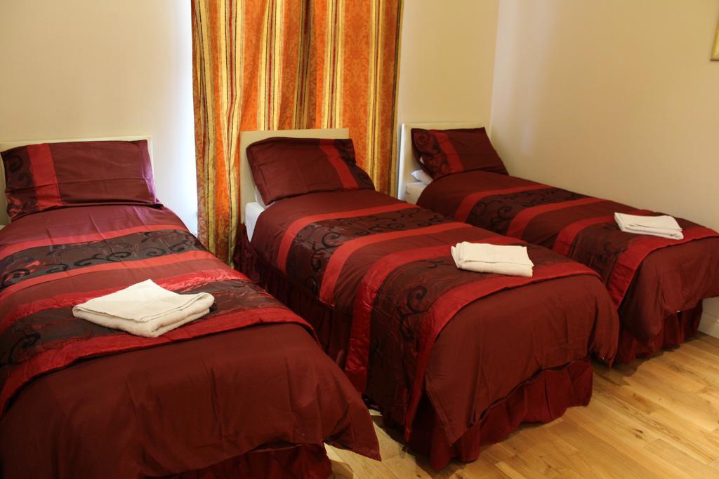 Family Room (3 persons)