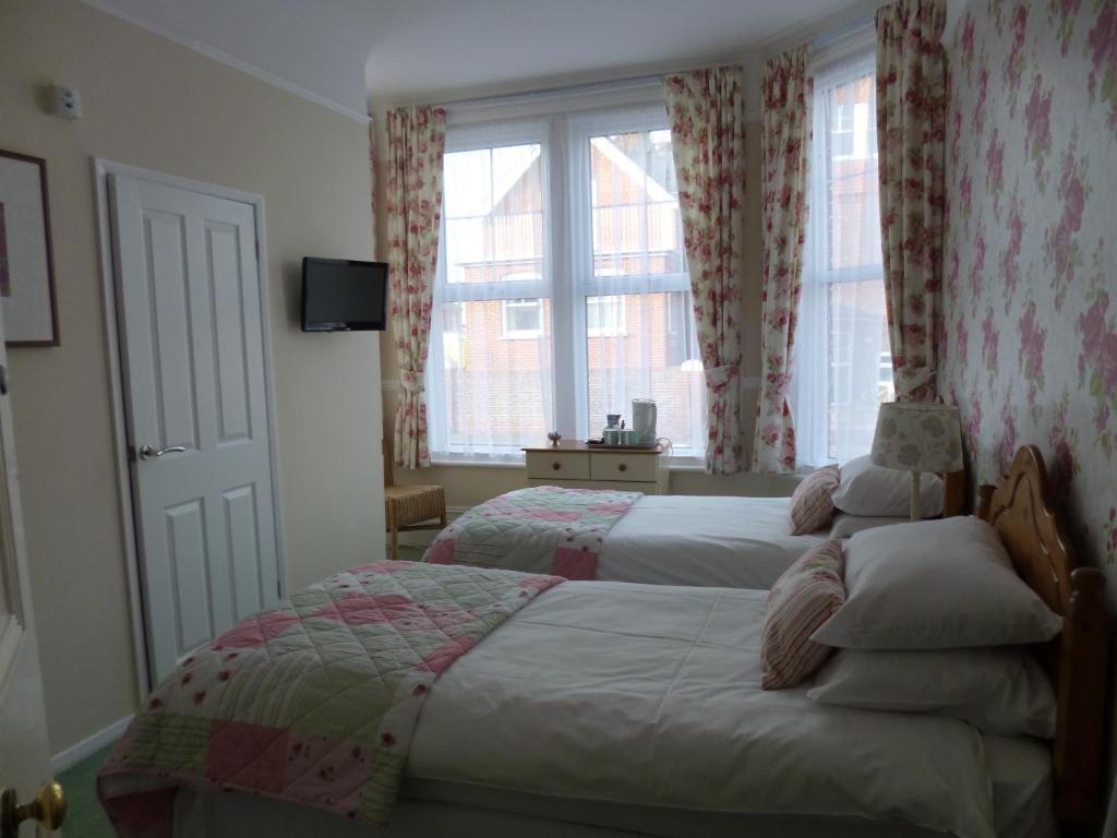 Deluxe Twin Room  - Ground Floor,405372756:JPEG