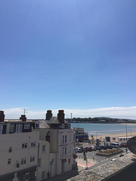 Large Double Room - Third Floor with En-suite
