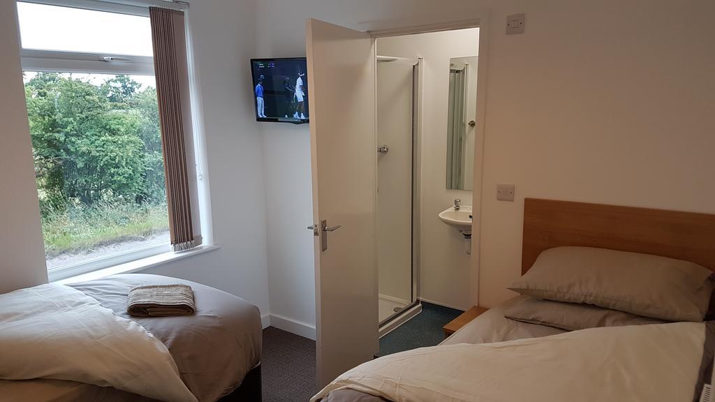 Twin Room with Private Bathroom