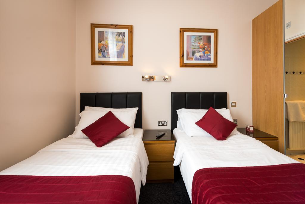 Chambre Lits Jumeaux avec Salle de Bains Privative