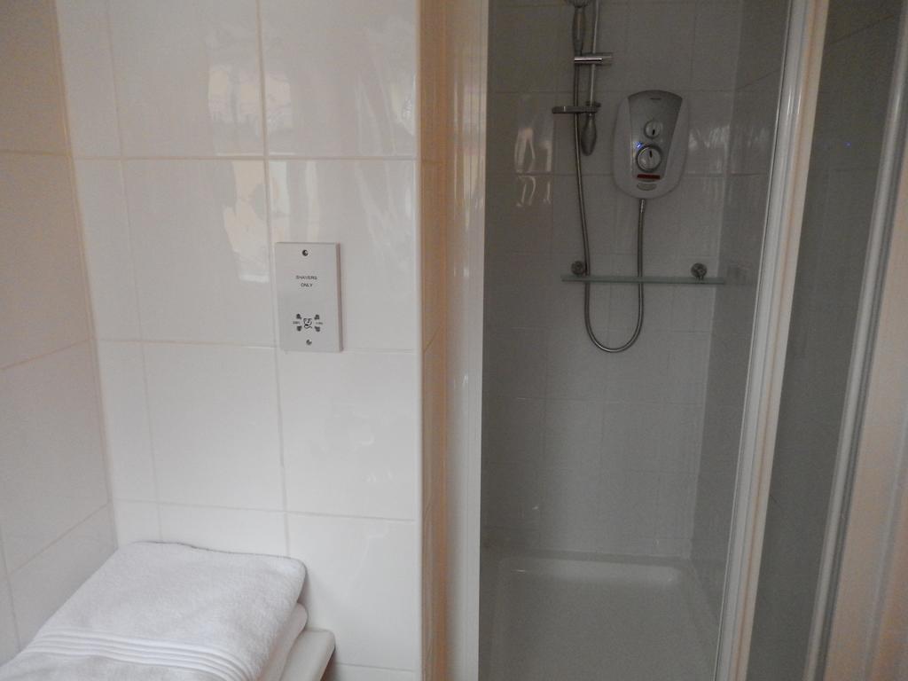 Deluxe Double Room Shower,448087242:JPEG