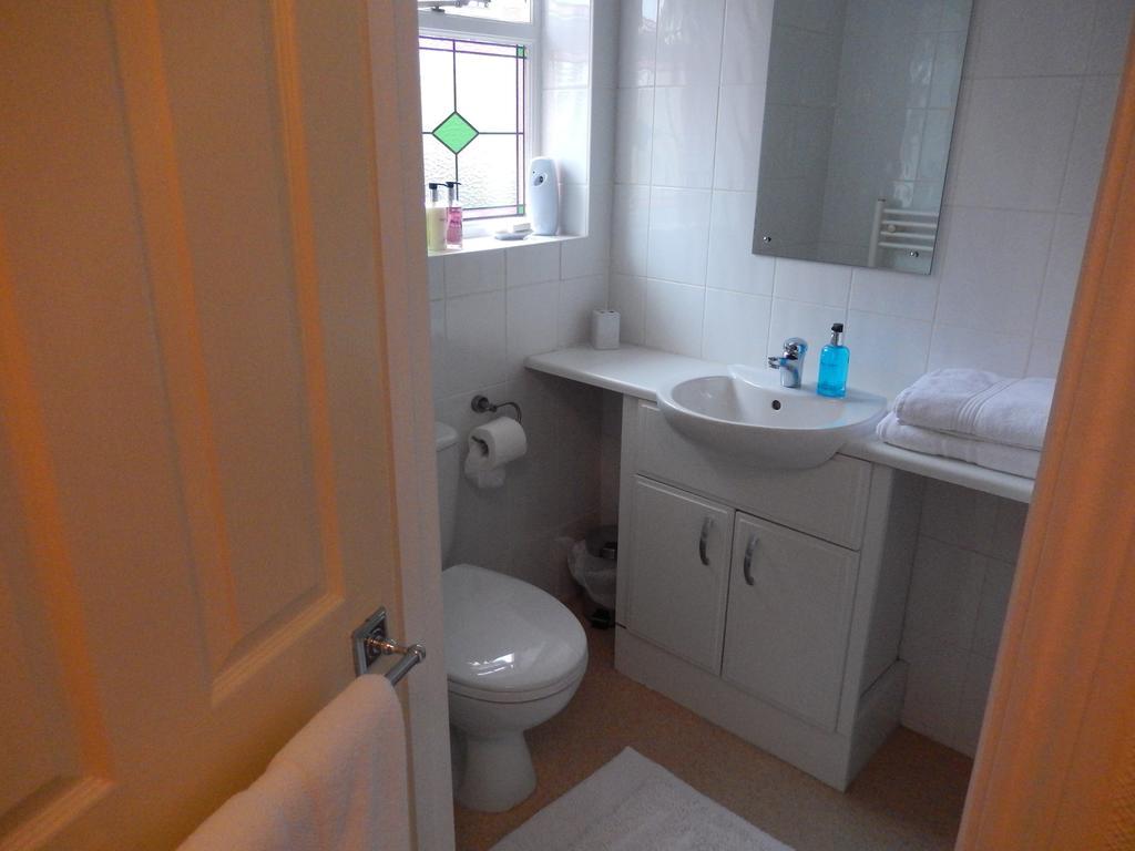 Deluxe Double Room Shower