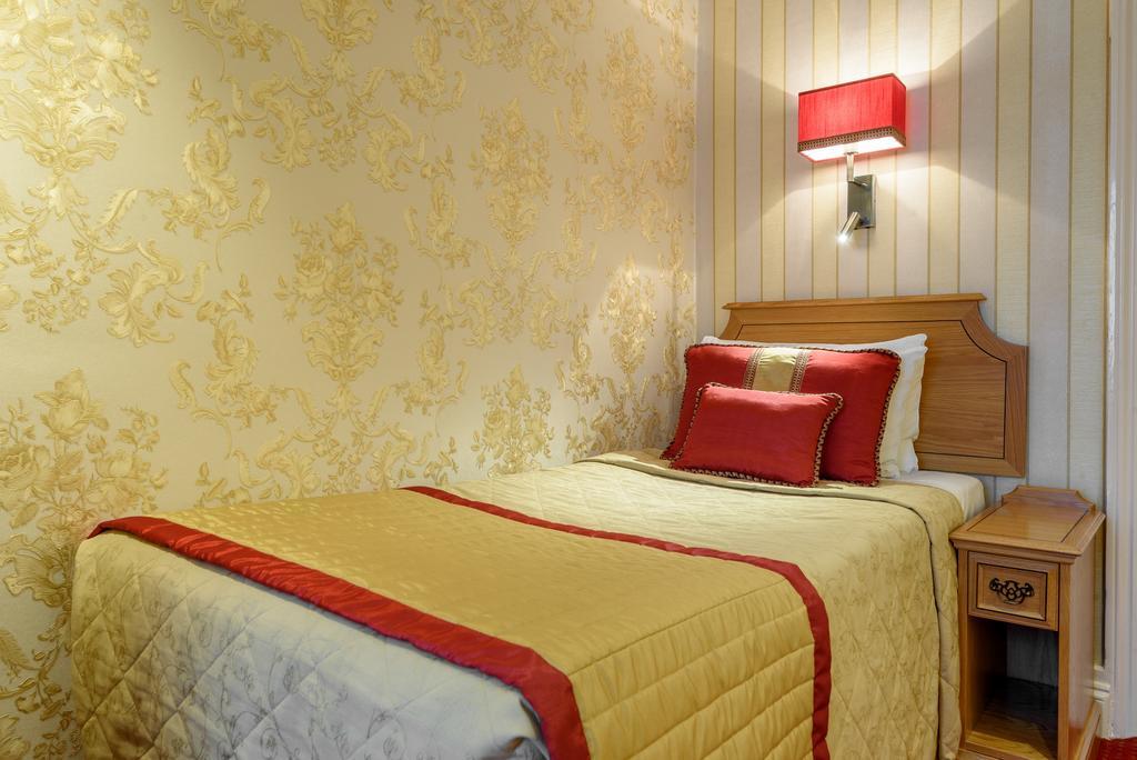 Quarto Individual Económico com Casa de Banho Partilhada