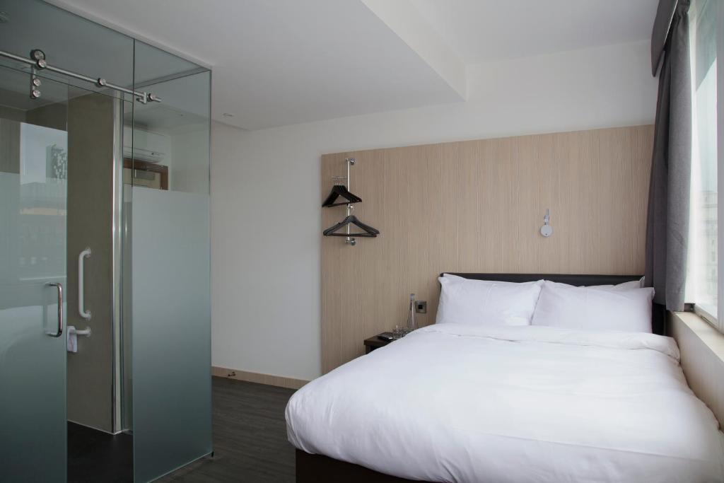 Double Room Disability Access,64382470:JPEG