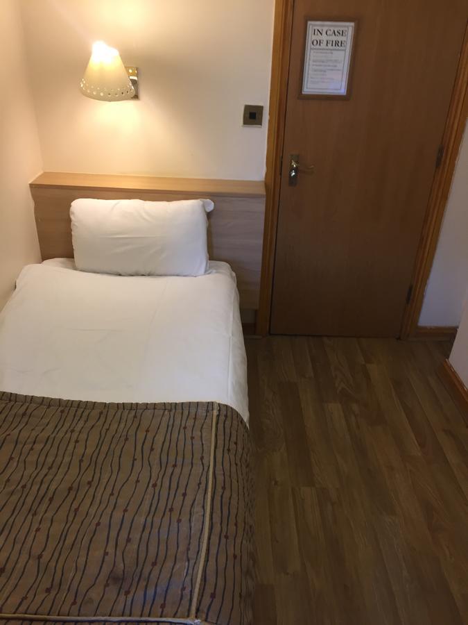Camera Singola con Bagno in Comune