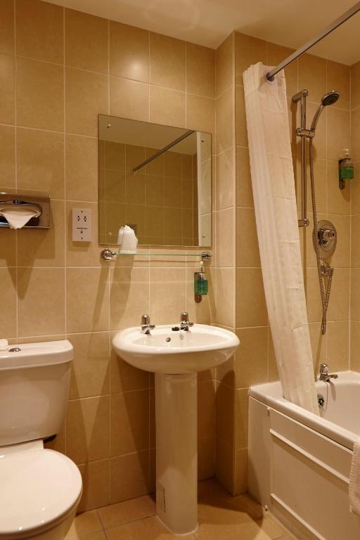 Quarto Família com 2 Camas de Casal