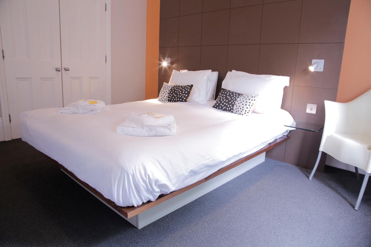 Quarto Familiar (2 Adultos + 1 Criança)