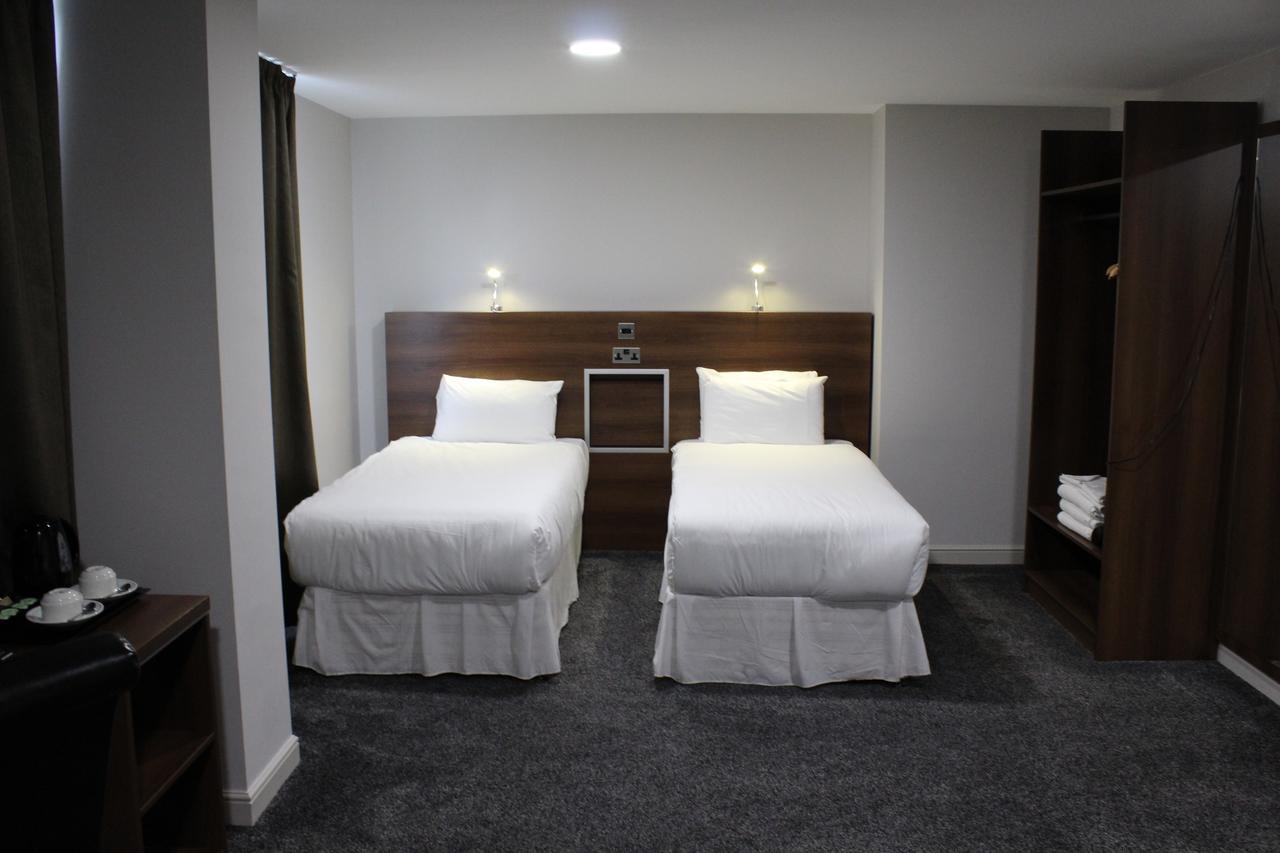 Standard Triple Room,572181891:JPEG