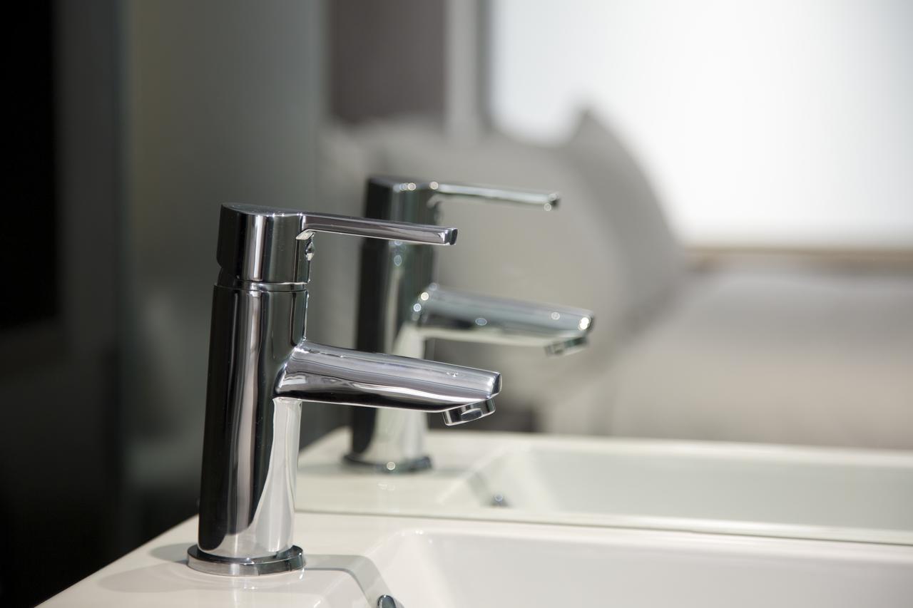 Single Room,573008160:JPEG