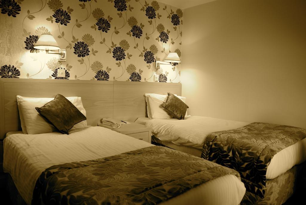 Classic Twin Room