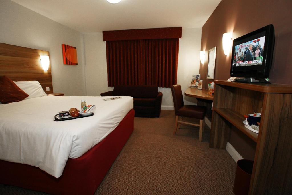 Family Room (2 Adults + 2 Children)