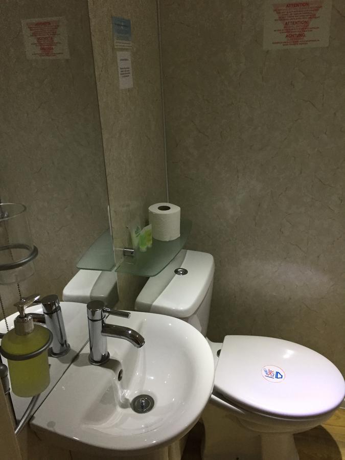 Single Room,967559968:JPEG