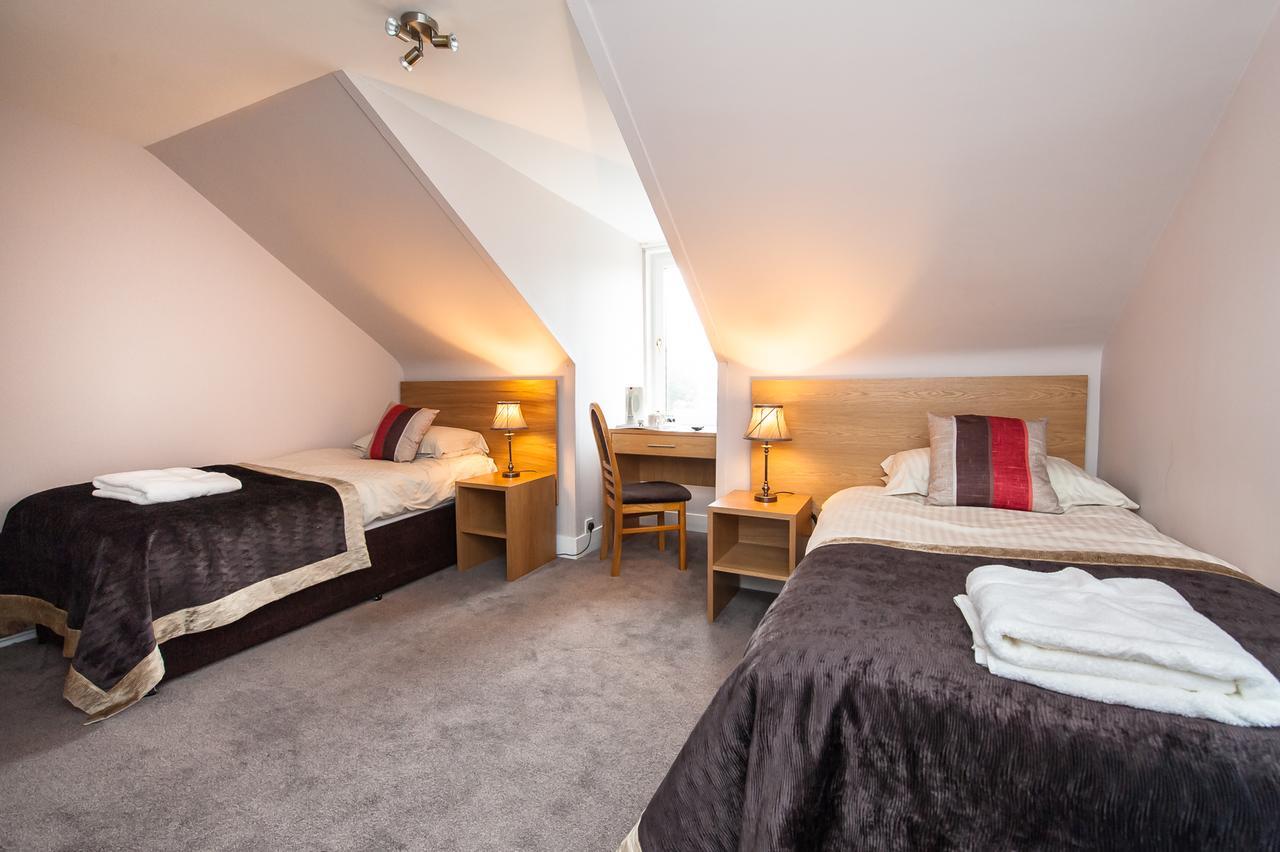 Twin Room with Bathroom
