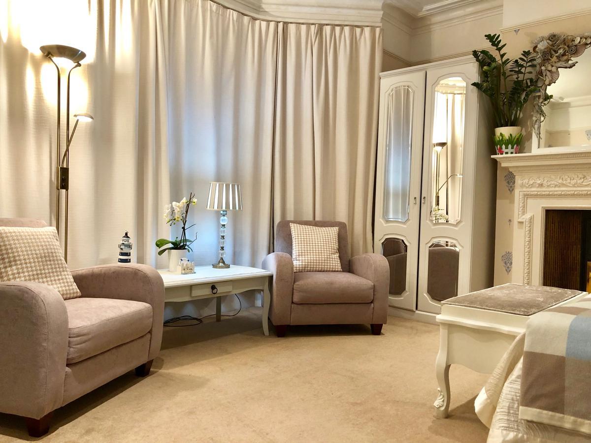 Deluxe King Room with Sea View and Balcony