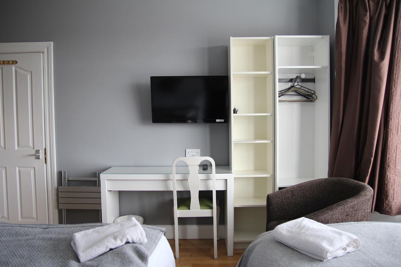 Triple Room with Private Bathroom