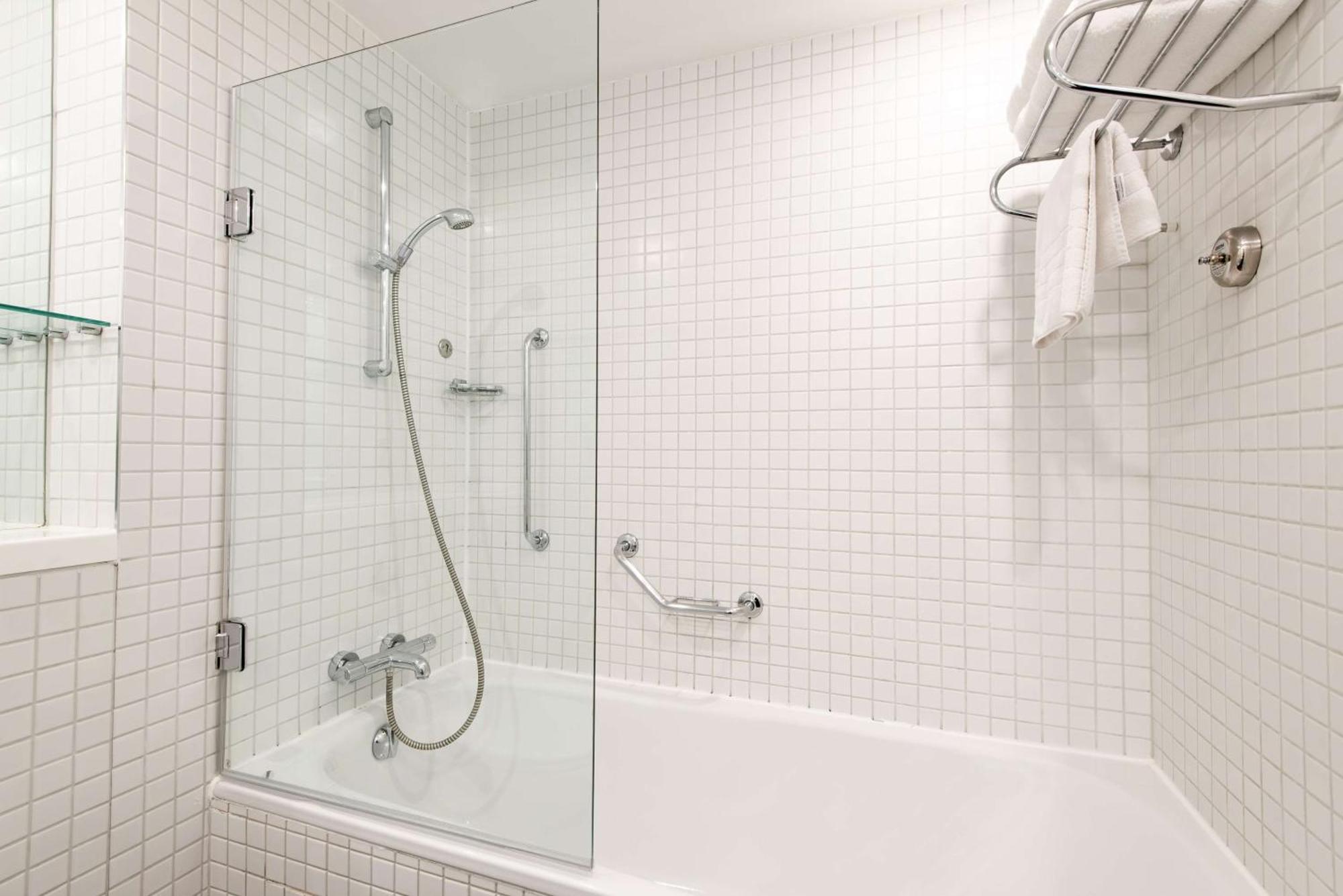 Standard Room,1208702056:JPEG