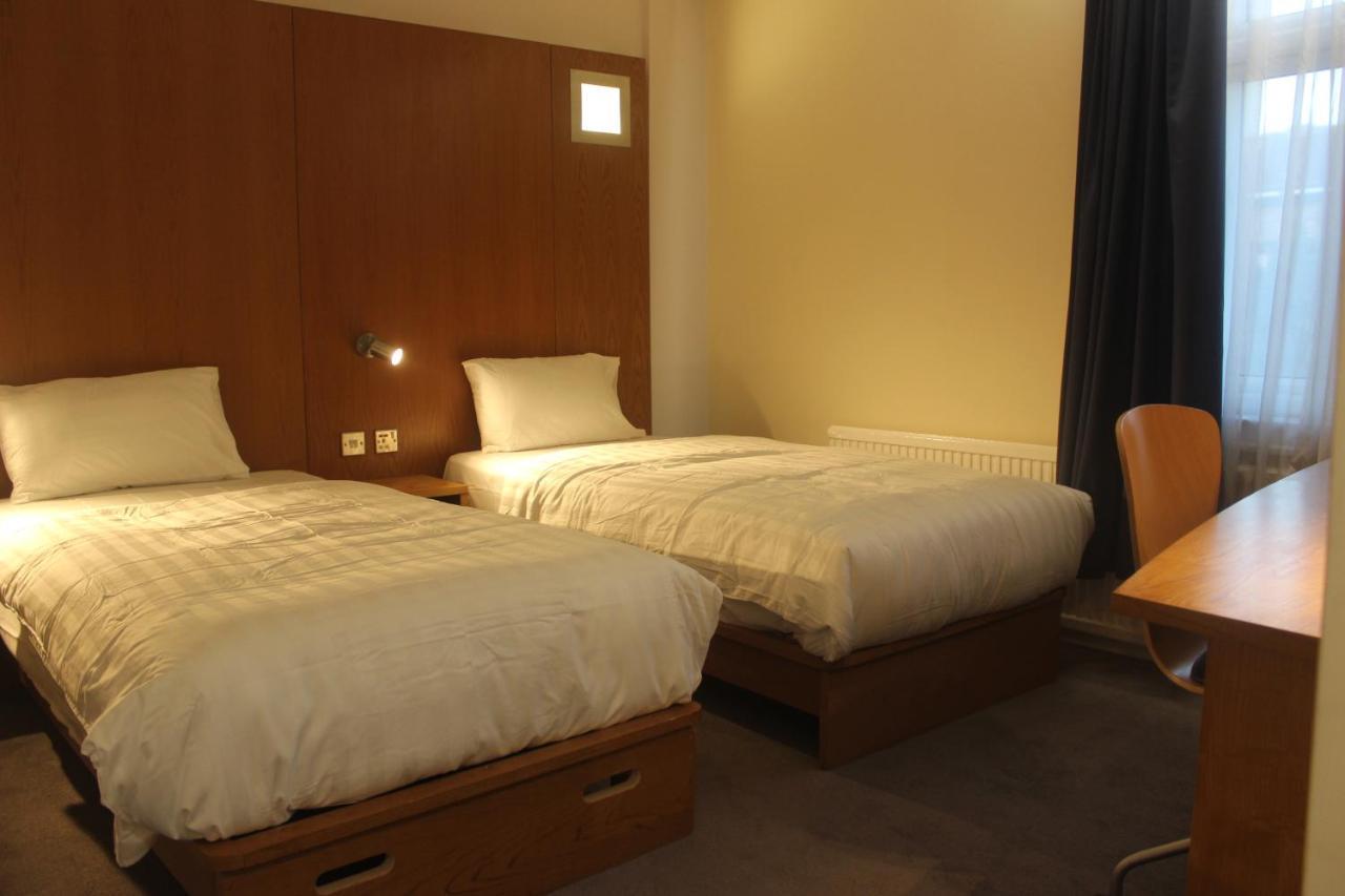 Twin Room with Private Bathroom