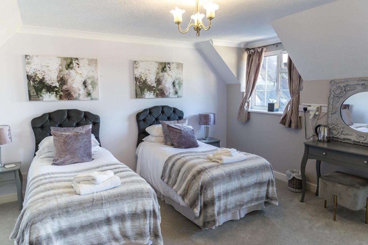 Classic Twin Room