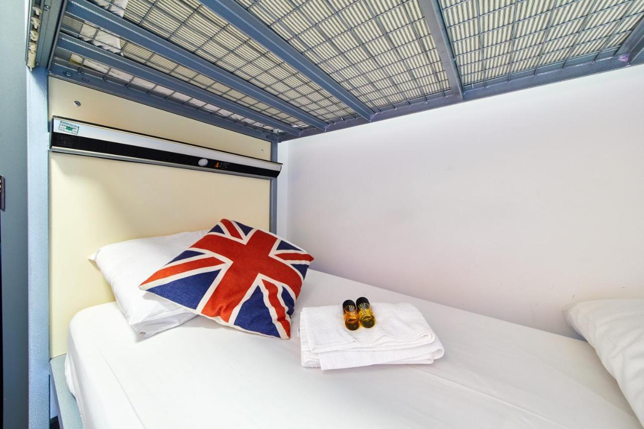 Quarto Privado com 2 Beliches e Casa de Banho Privativa