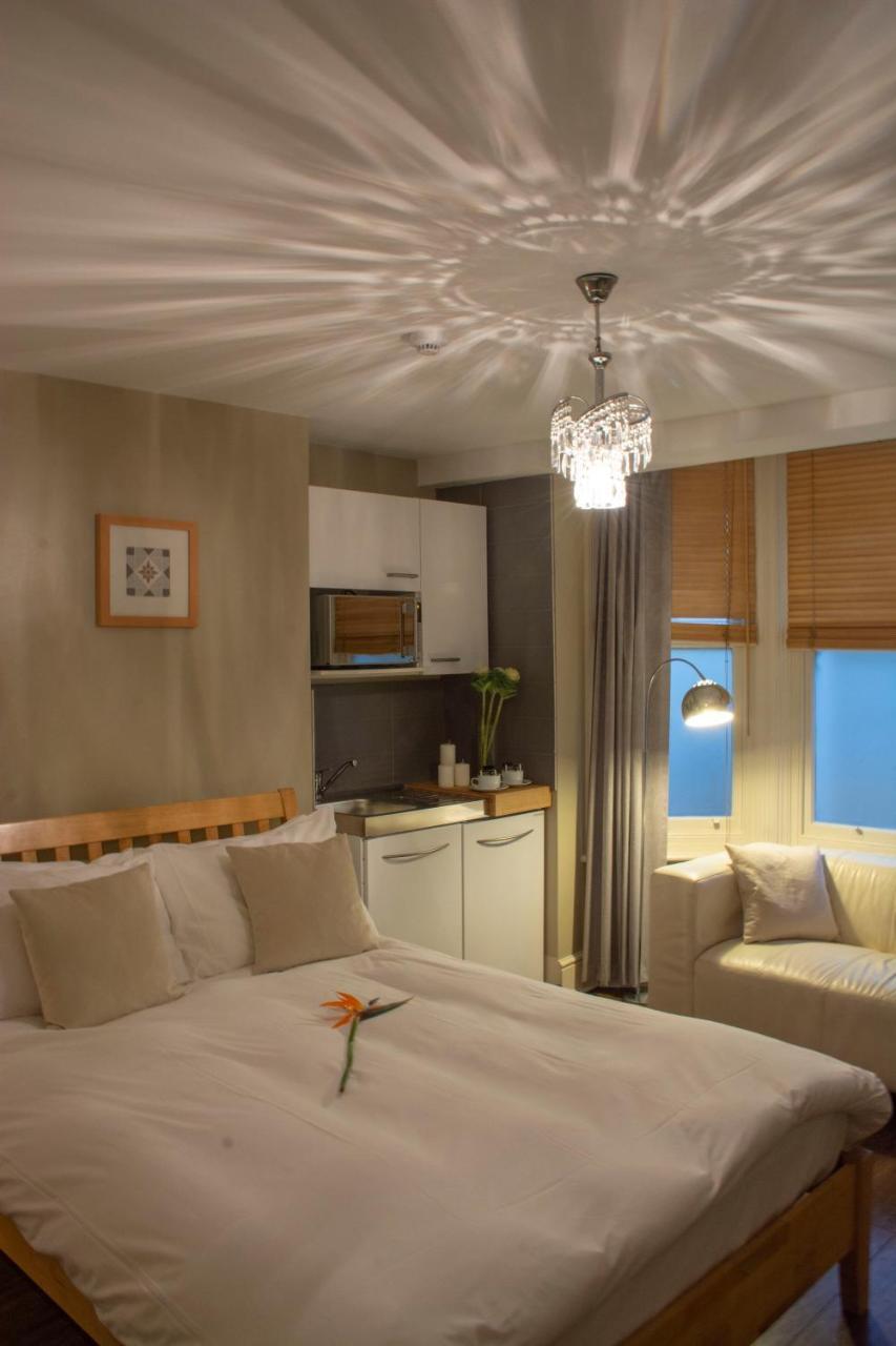 Double Room,1530032656:JPEG