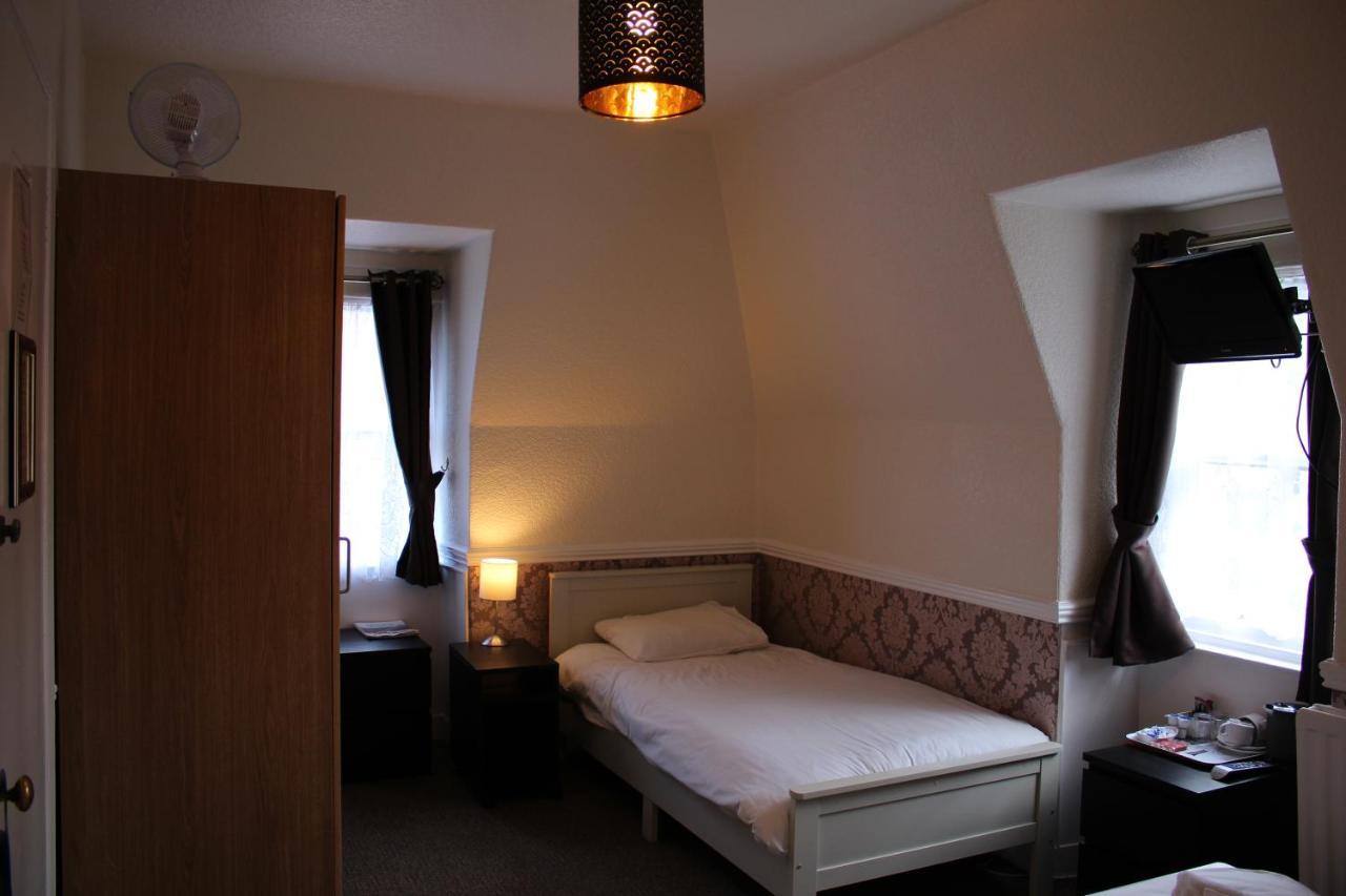 Chambre Simple avec Salle de Bains Commune