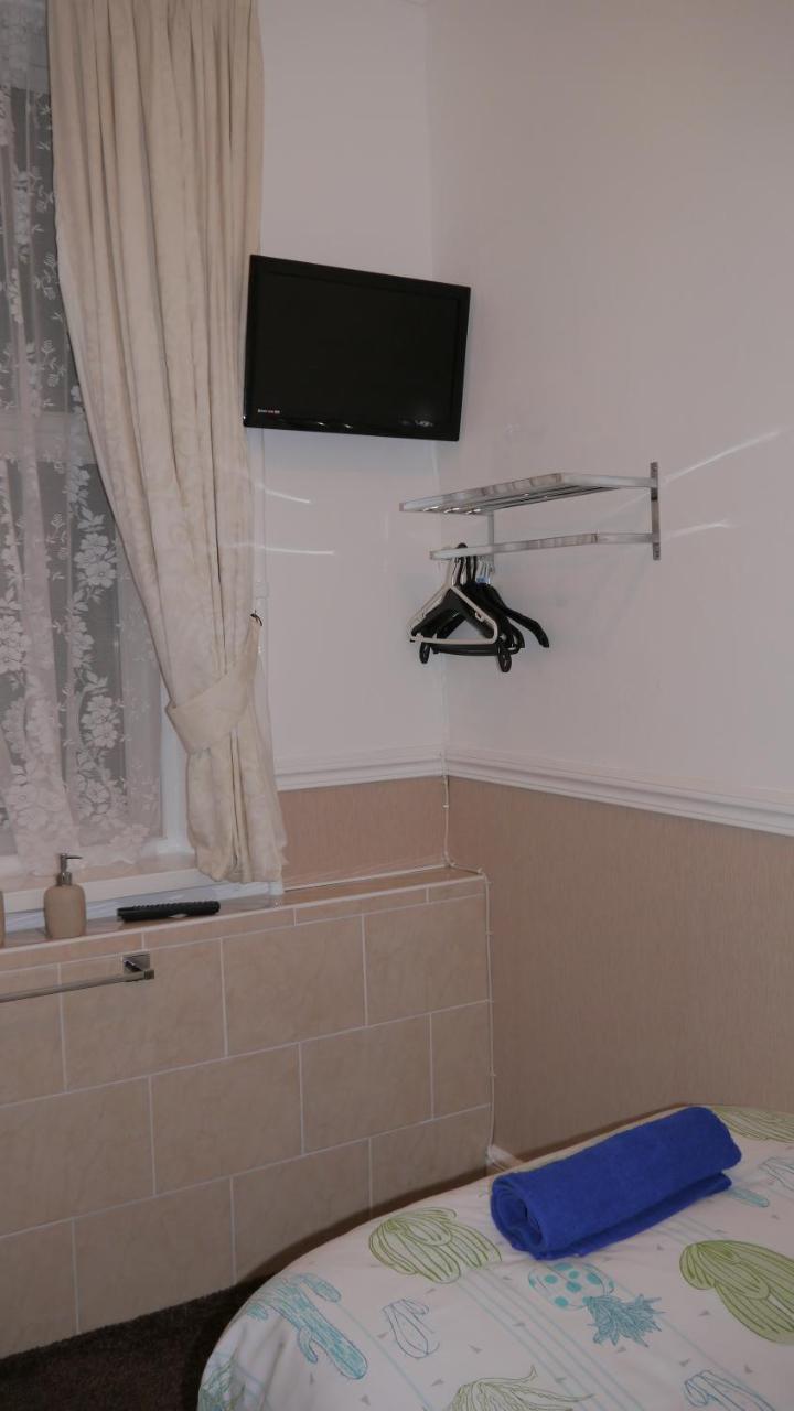 Single Room with Private Bathroom,974929180:JPEG