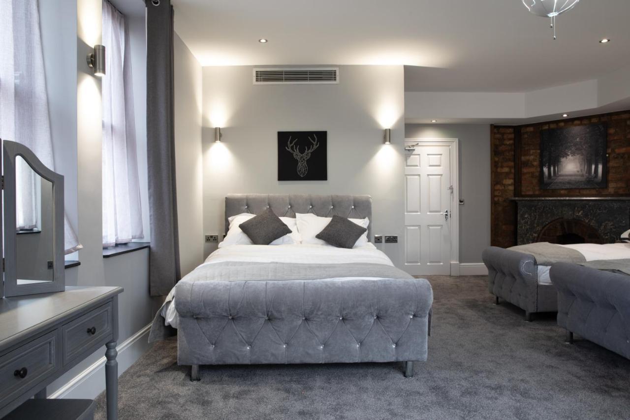 Deluxe Family Room