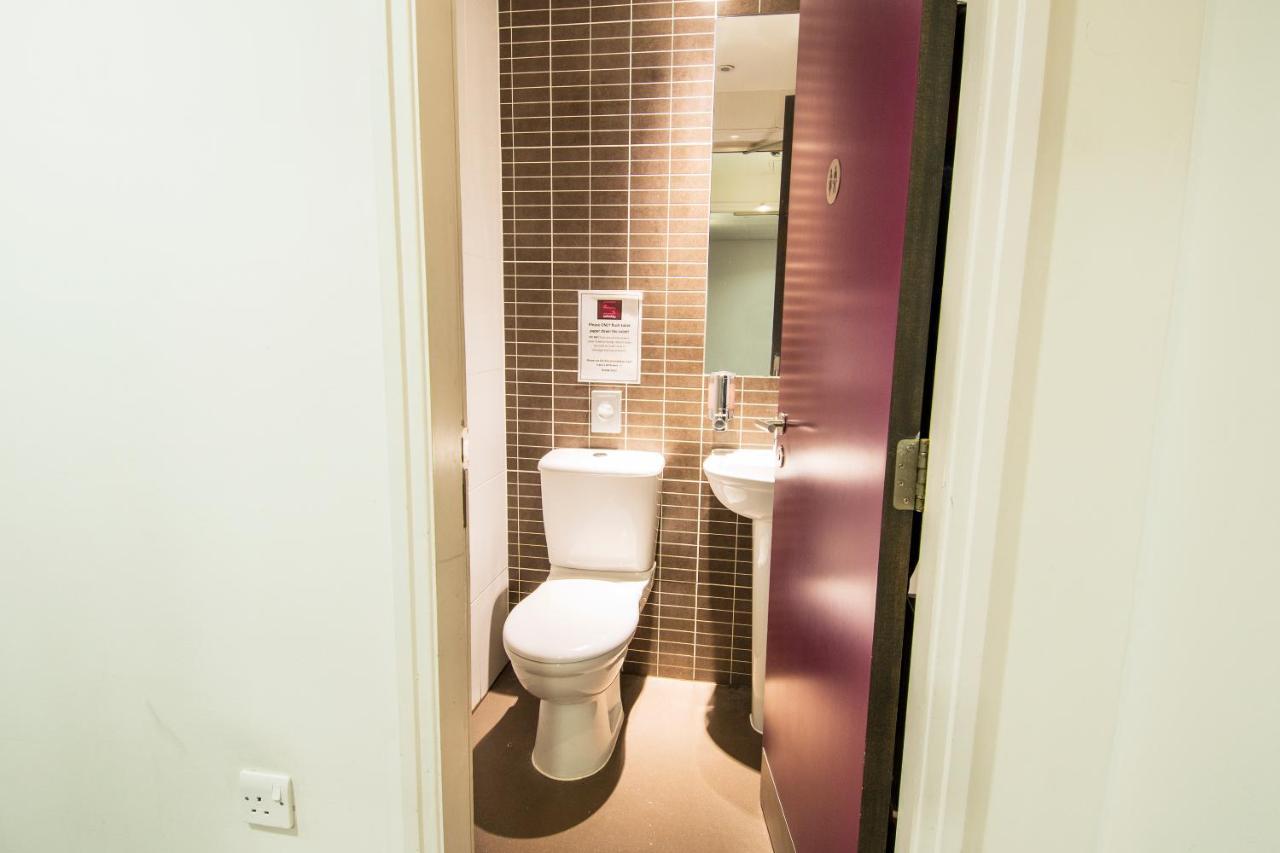 Lit dans dortoir mixte de 6 lits avec salle de bains commune