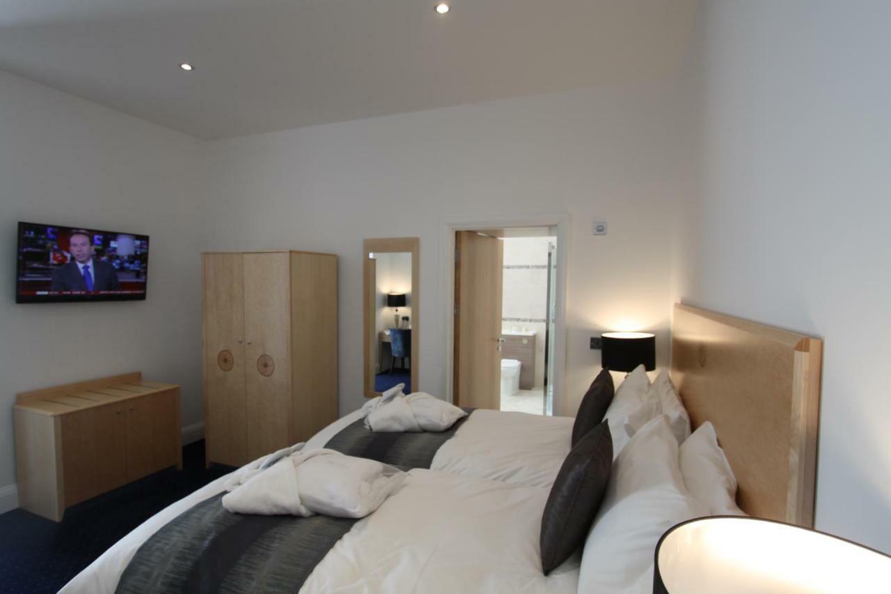 Deluxe Double or Twin Room,613037260:JPEG