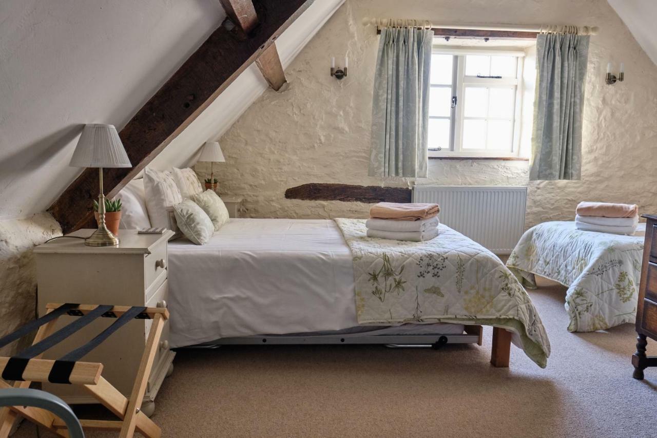 One-Bedroom Apartment,1186045849:JPEG