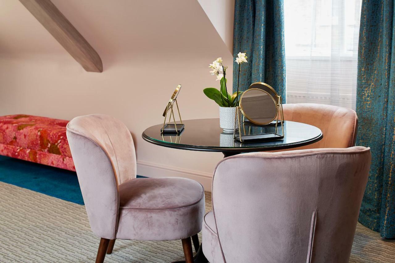 Signature Suite