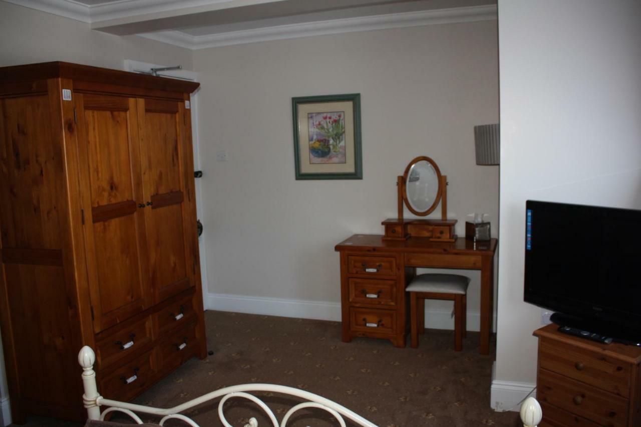 Twin Room with Bathroom - First Floor