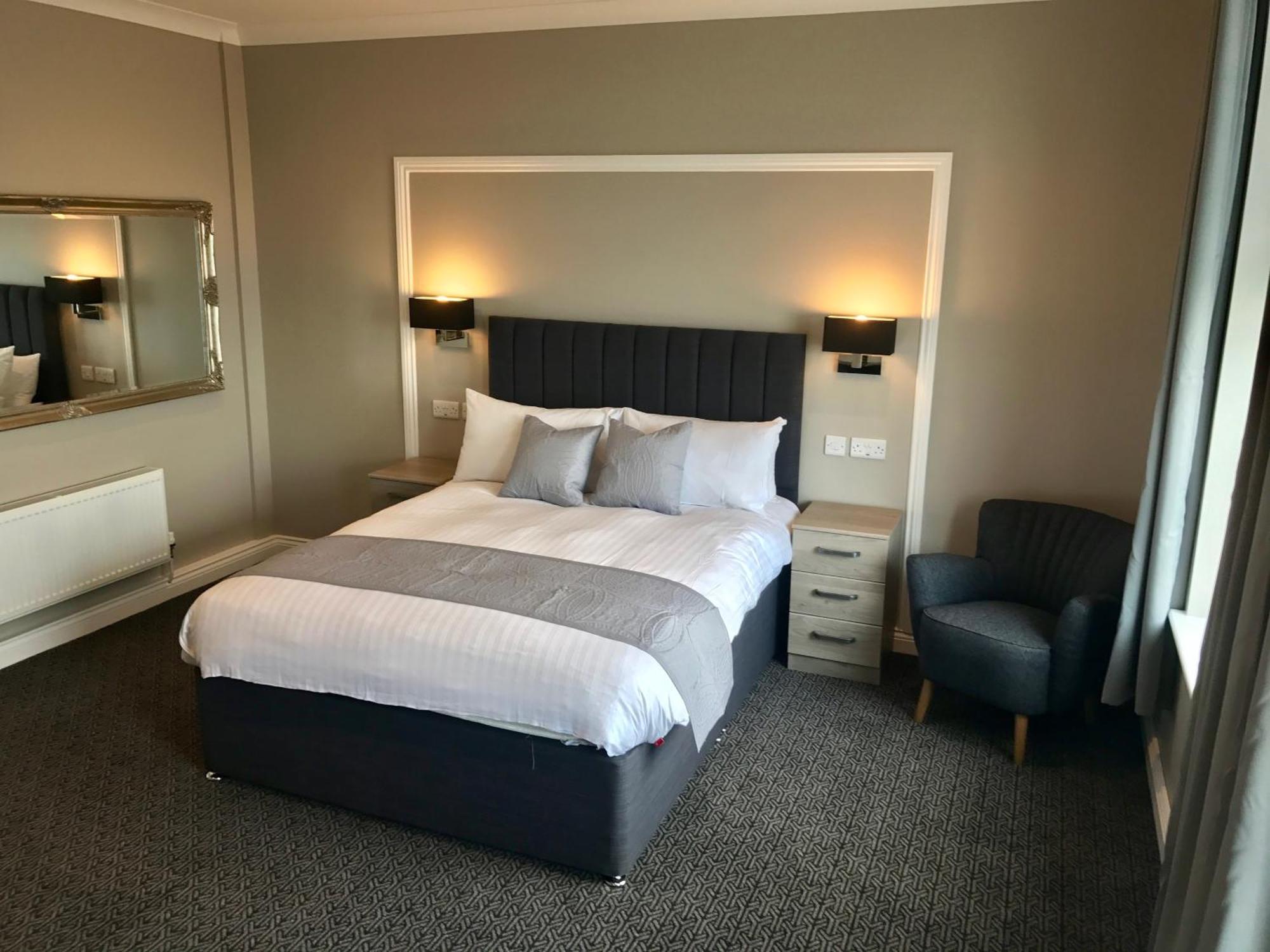 Deluxe Double Room,701138074:JPEG