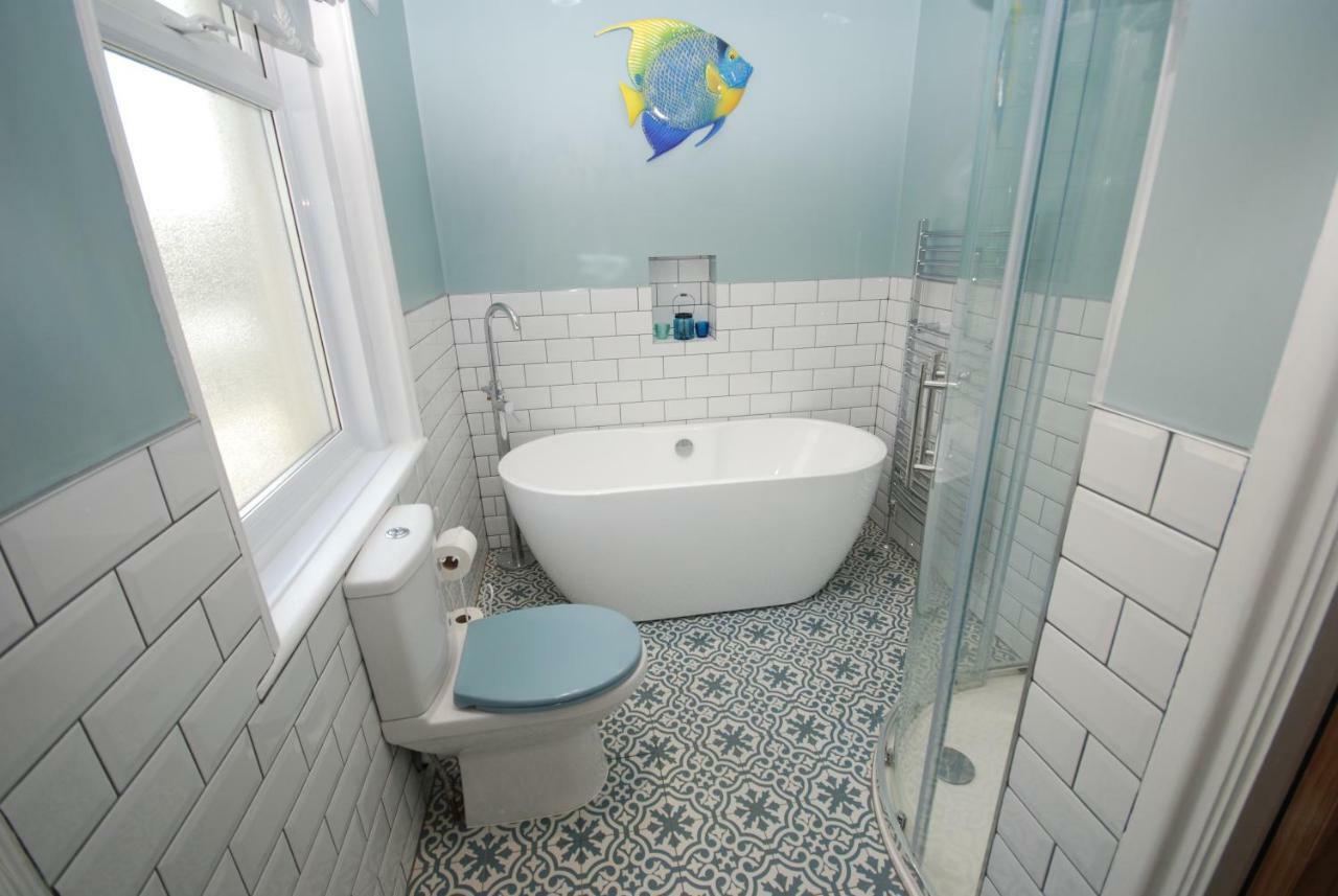 Small Double Room,833761877:JPEG
