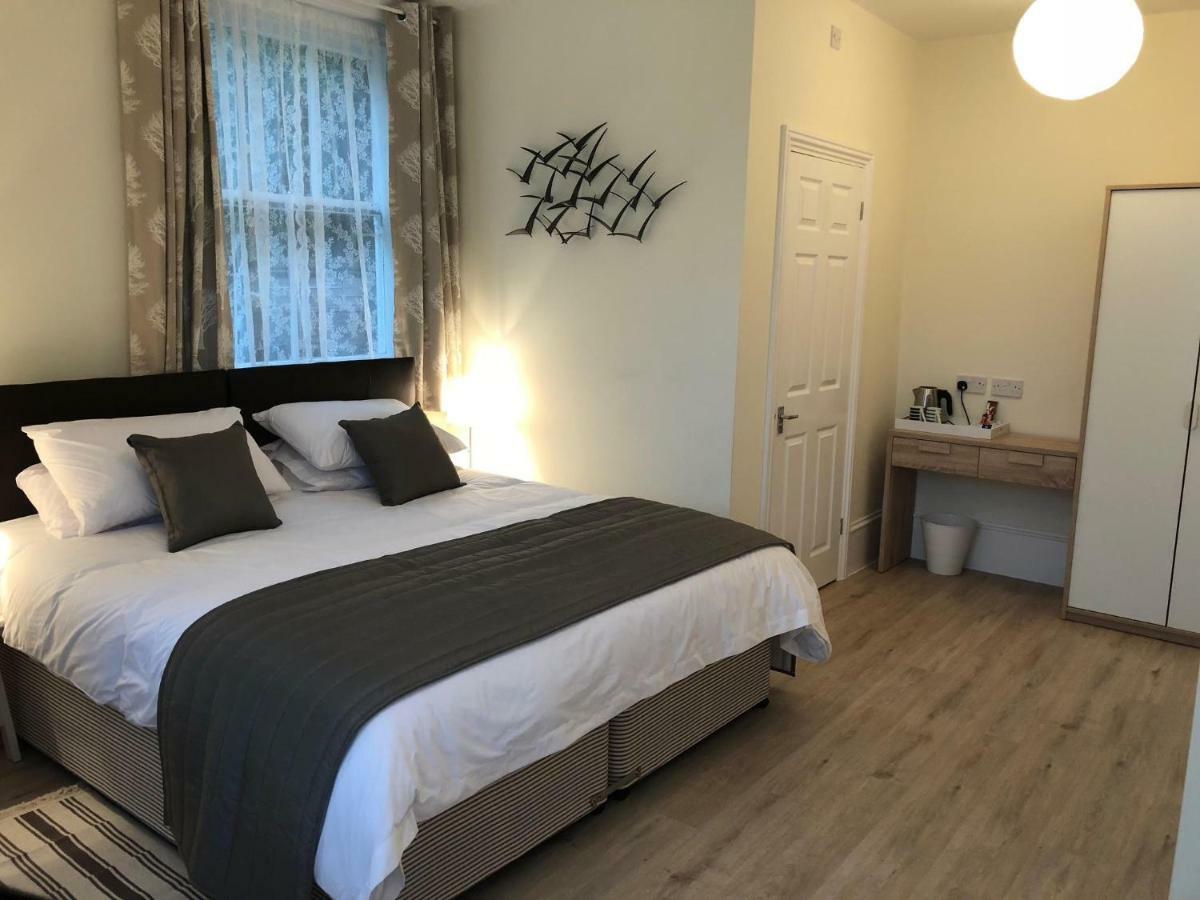 Deluxe King or Twin Room with Shower