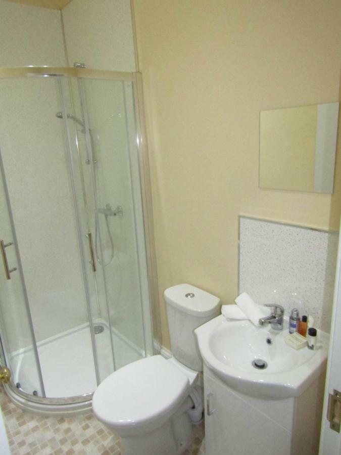 Twin Room with Shared Bathroom