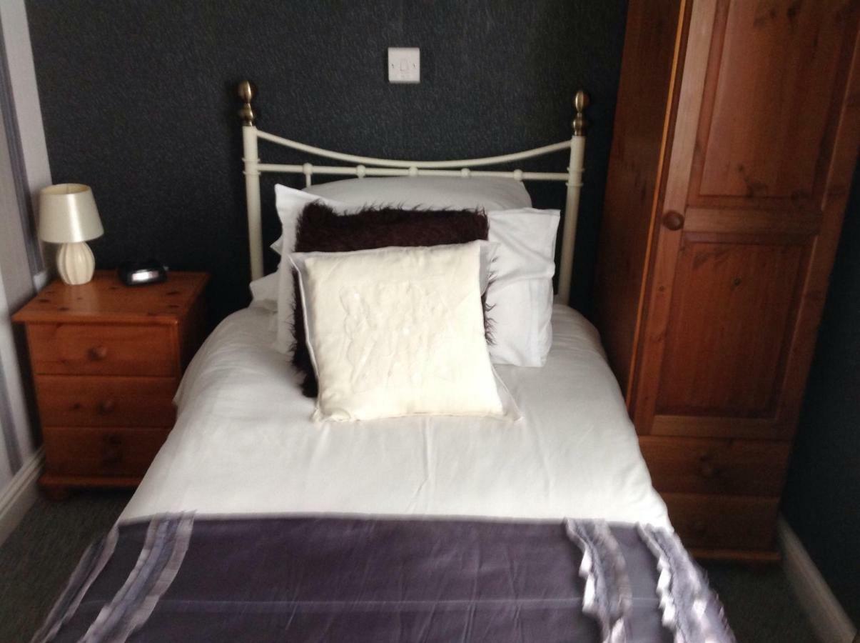 Single Room with Shower - First Floor