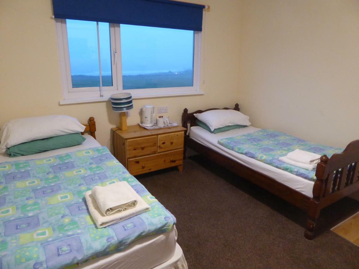 Standard Twin Room with Shared Bathroom