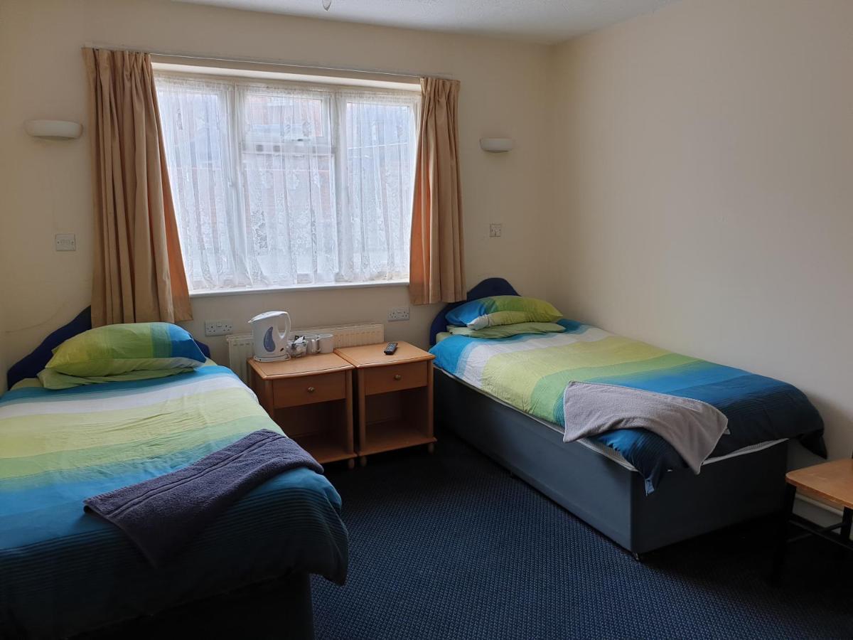 Twin Room with Bathroom