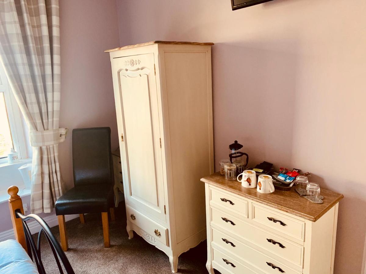 Pheasant King Room (No pets allowed)