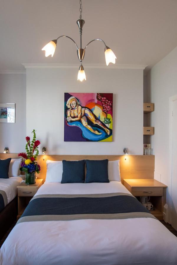 Driepersoonskamer met eigen badkamer