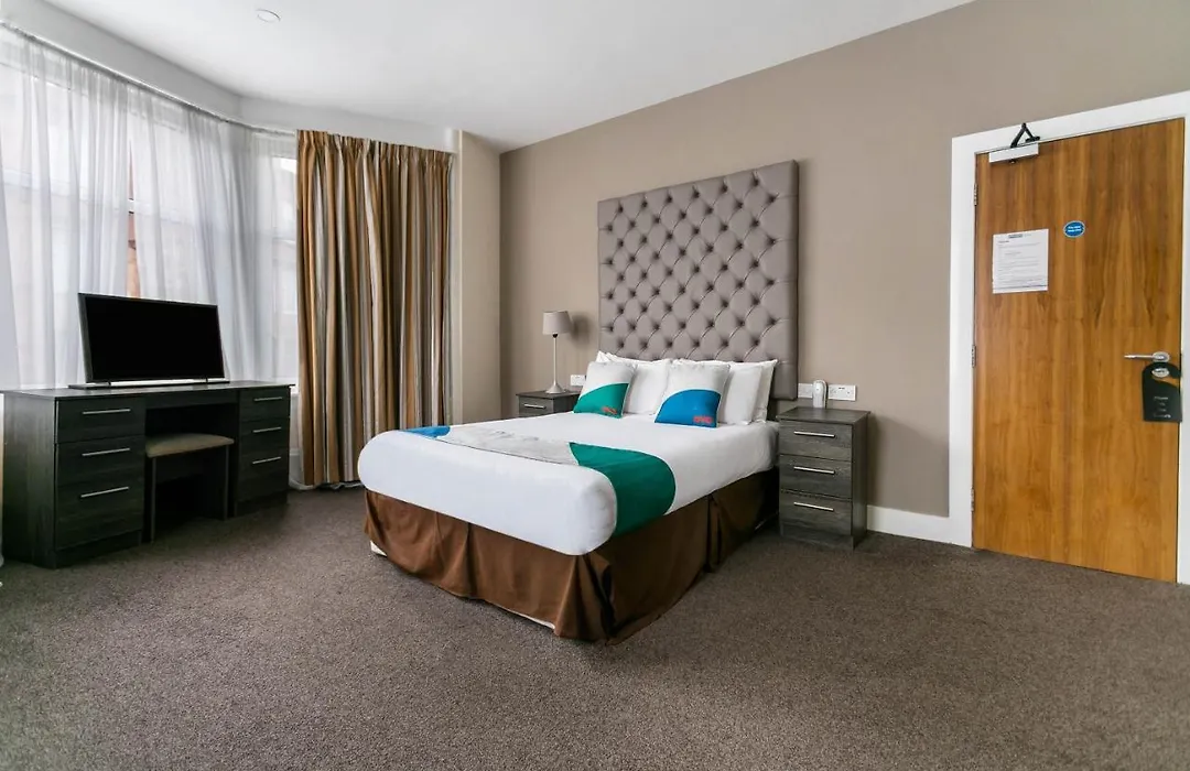 Oyo The Ivory Hotel-1