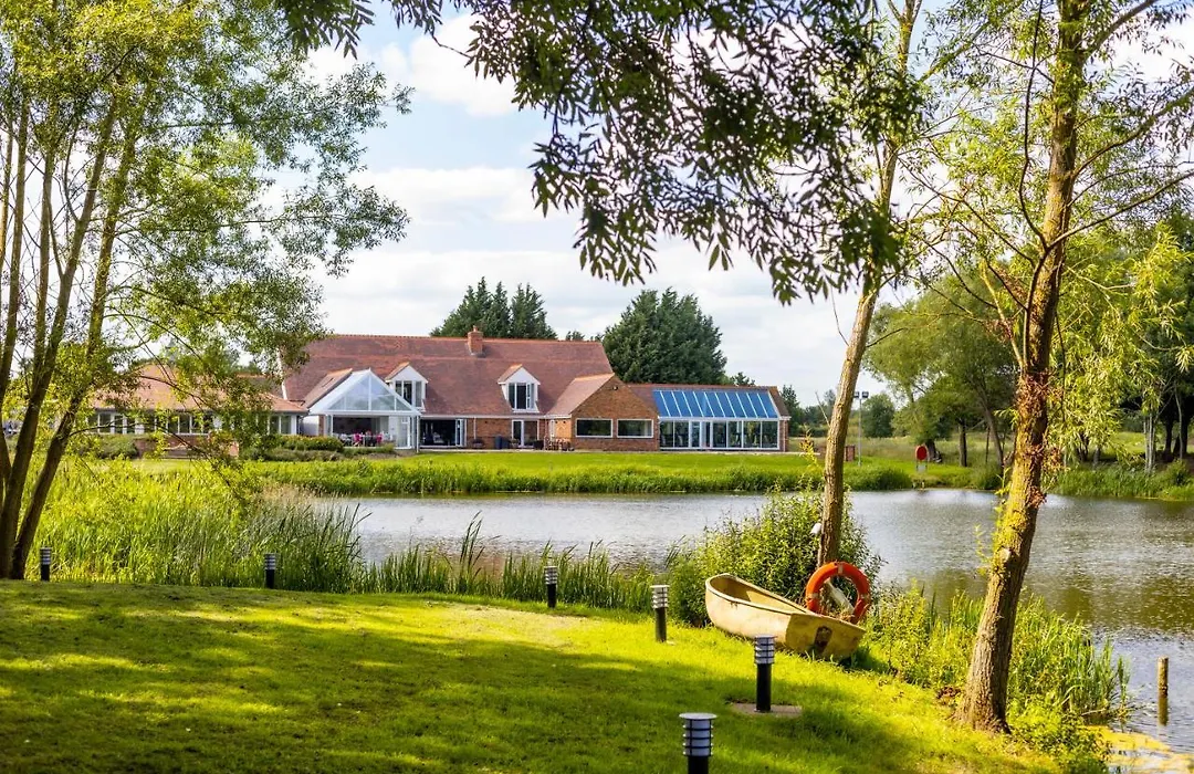 Kingfisher Hotel, Golf And Country Club-1