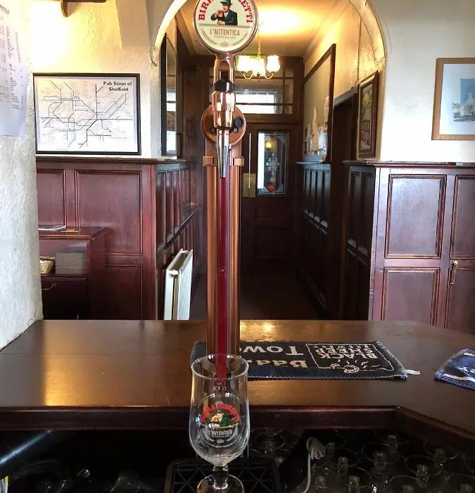 Royal Hotel-1