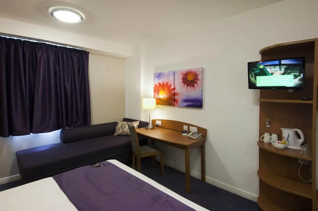 Premier Inn London Victoria-1