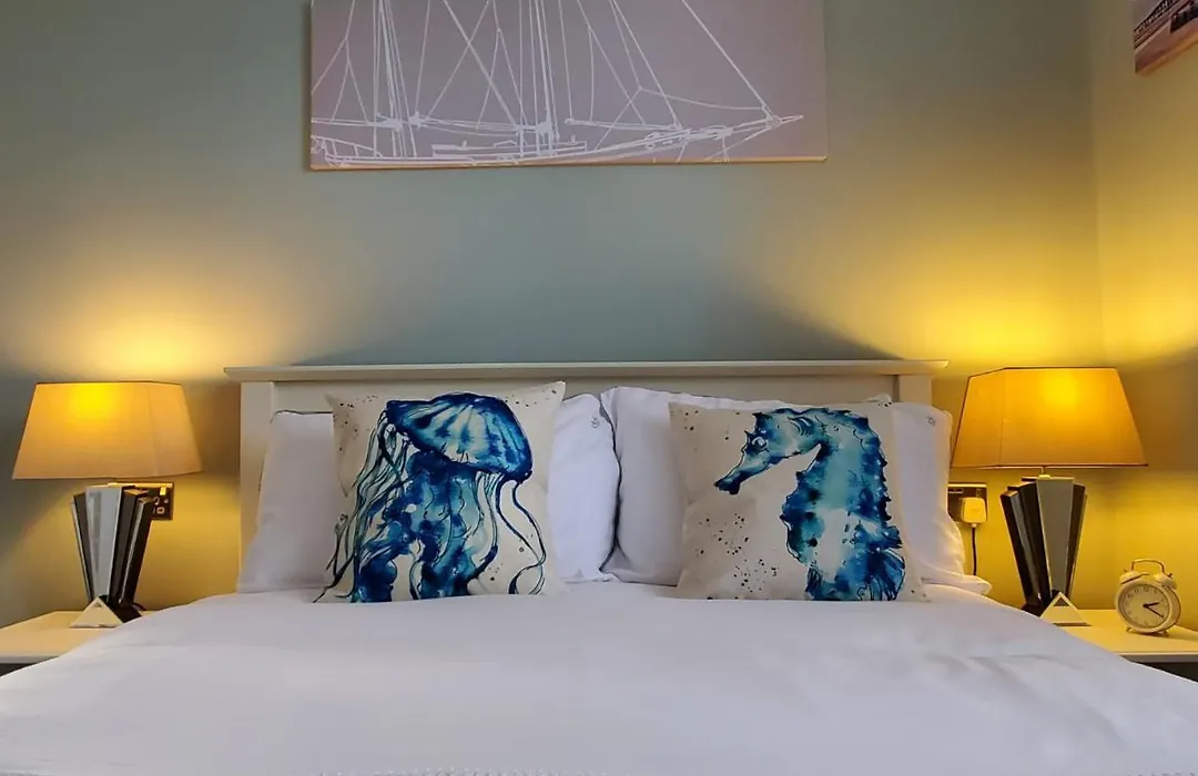 Ivy Bank Guest House, Tenby-1